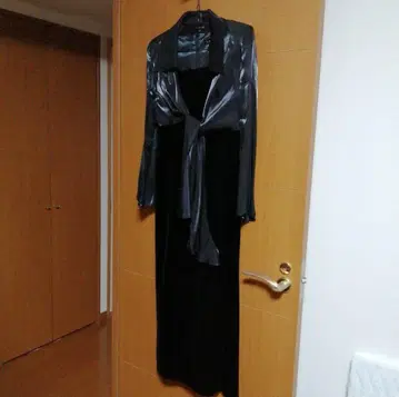 블랙 벨벳 롱 드레스