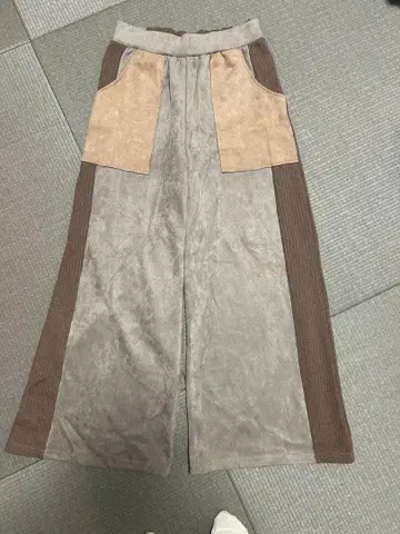 Jena espace merveilleux 스웨이드 리브 절개 팬츠