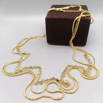 미사용 보관품 골드톤 삼연 목걸이 ~흐르는 빛을 두른 우아한 빛깔~