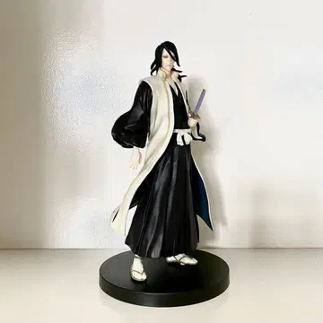 BLEACH 쿠치키 뱌쿠야 피규어