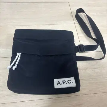 A.P.C. 아페쎄 사코슈 숄더백 나일론 블랙 로고