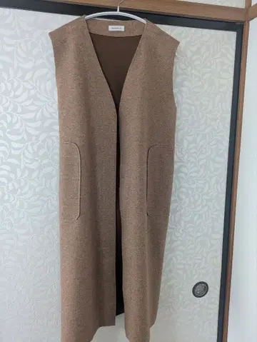 브라운 슬리브리스 롱 베스트