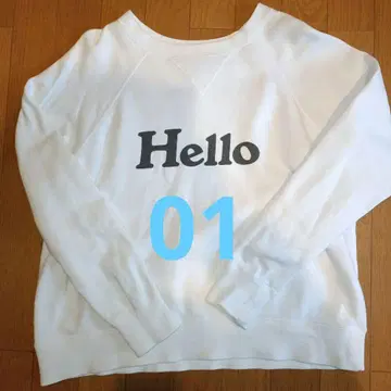 화이트 Hello 프린트 맨투맨