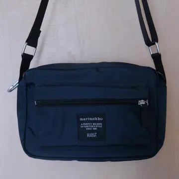 새상품급 marimekko 숄더백 일본 한정판 다크 블루 네이비