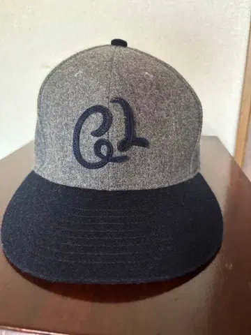 CALEE 로고 자수 그레이 네이비 캡