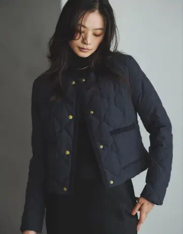 정품 [ TAIONxanuans ] 노카라 퀼팅 숏 다운