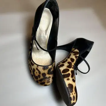 락포트 레오파드 무늬 펌프스 스트랩 포함