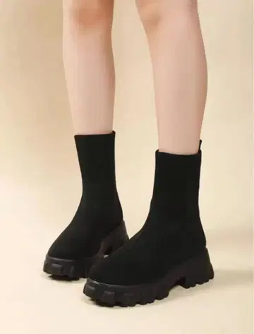블랙 니트 통굽 슬립온 부츠 23.5cm