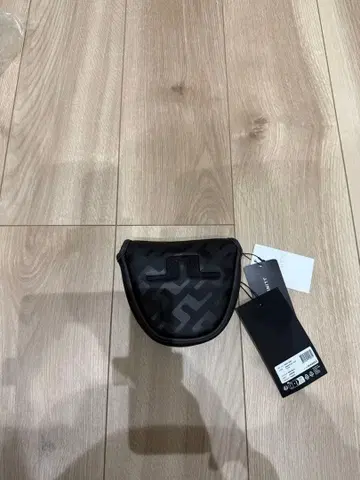 J.LINDEBERG 블랙 퍼터용 헤드커버 (말렛) 블랙 새상품