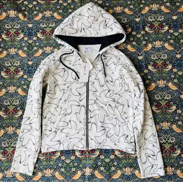 [택 포함 새상품] agnes b. 후드티 화이트   올 패턴 풀오버