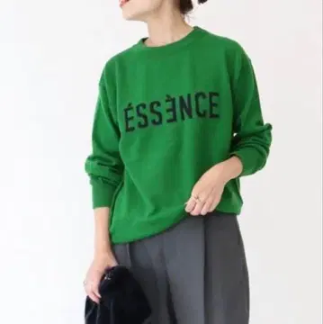 Spick & Span ESSENCE 로고 니트