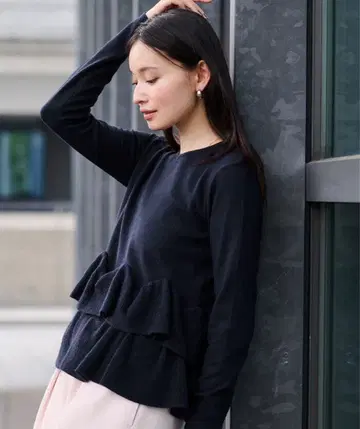 유어스 프릴 헴 니트 네이비 M