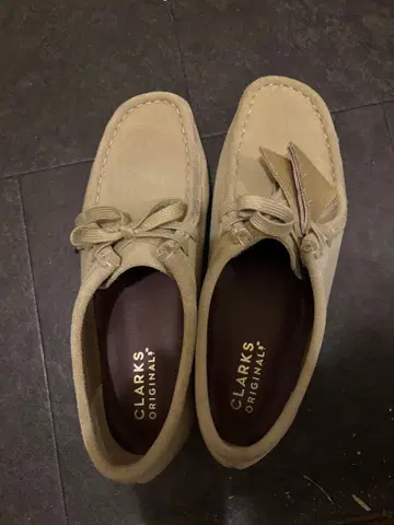 CLARKS ORIGINALS 베이지 왈라비
