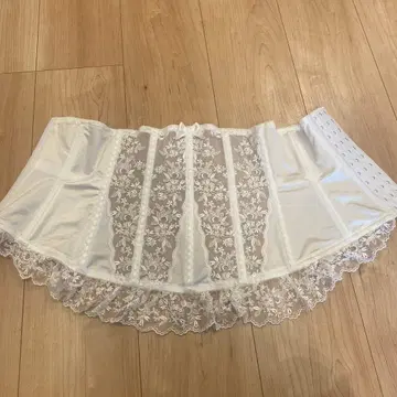 화이트 브라이덜 이너 레이스 장식