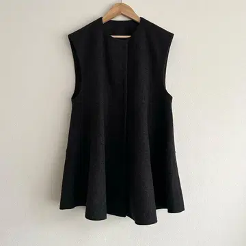 anana 아나나 티어드 페플럼 노카라 스트레치 베스트