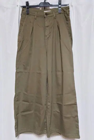 썸씽 턱 와이드 팬츠 올리브