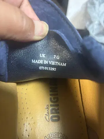 Clarks 스웨이드 왈라비