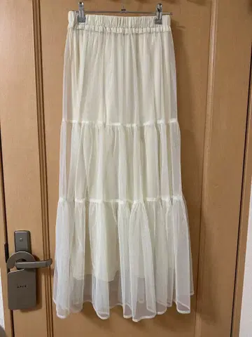 아이보리 쉬폰 티어드 롱 스커트