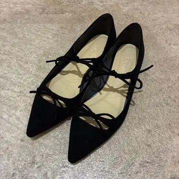 블랙 리본 펌프스