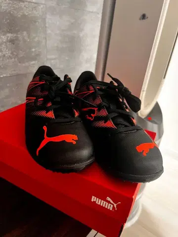 PUMA 축구화 블랙/오렌지