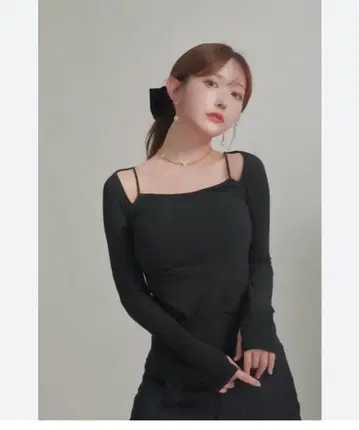 스퀘어넥 개더 상의 블랙