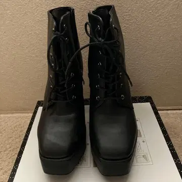 블랙 하이힐 부츠 레이스업