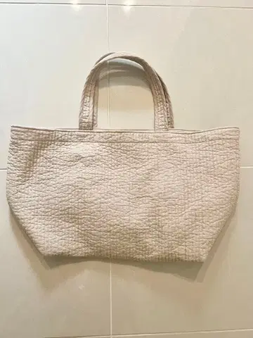 비오는날 리스타트 카페 베이지