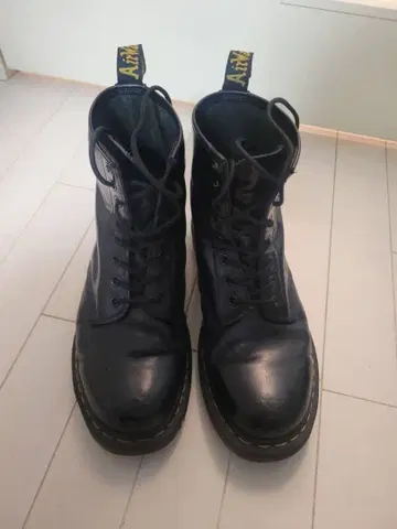 [주말 한정 판매] Dr. Martens 블랙 부츠 10 US M