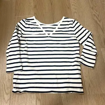 르 마이너 스트라이프 긴팔 V넥 티셔츠