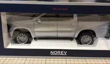 1:18 NOREV 2017 Mercedes-Benz X-class