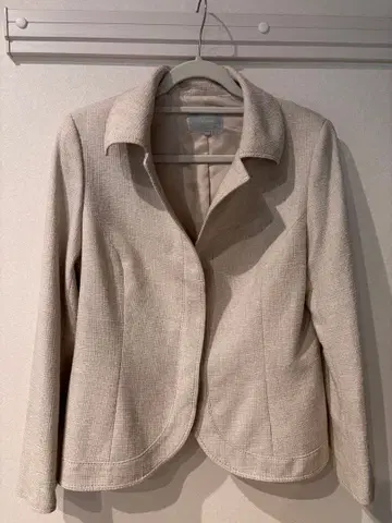 쿠미쿄쿠 베이지 정장 자켓과 스커트 세트 사이즈 46