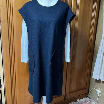 압축 울 100% 슬리브리스 튜닉 기장 다크 네이비 따뜻함 깔끔한 캐주얼