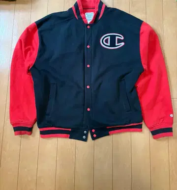 Champion 바시티 자켓 블랙/레드