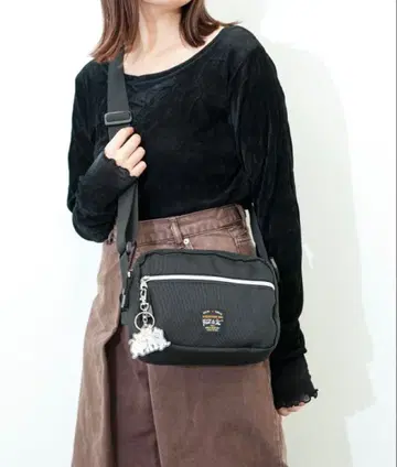 미사용 폴앤조 숄더백 블랙