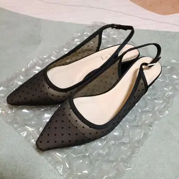 Le Talon 도트 무늬 슬링백 펌프스