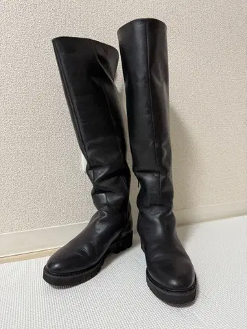 블랙 가죽 롱 부츠 사이드 지퍼 부착