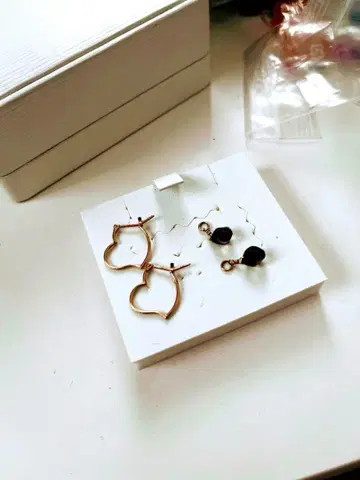 아가트 하트 후프 귀걸이 K10 스모키 쿼츠