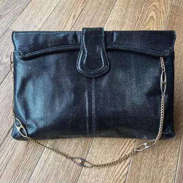 블랙 가죽 클러치백 체인 스트랩 포함 성인스러운 멋짐