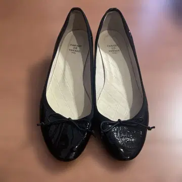 블랙 에나멜 리본 발레 슈즈