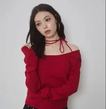 오프숄더 레드 니트