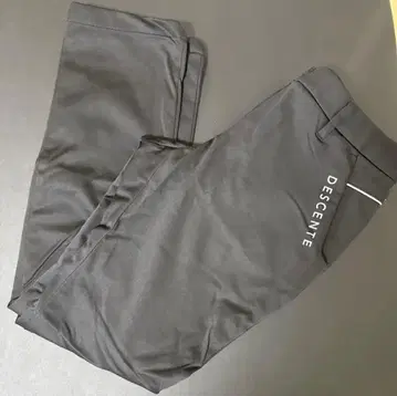 새상품급 DESCENTE 블랙 골프 팬츠 속기모