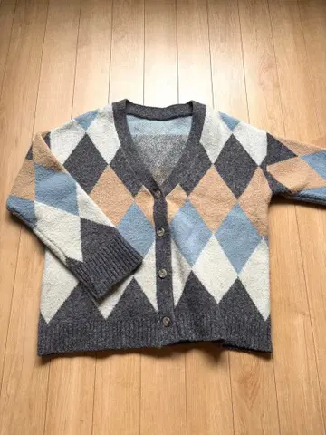 V넥 니트 가디건