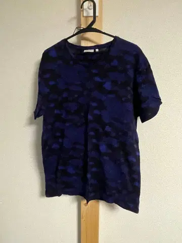 Calvin Klein 네이비 블랙 T셔츠