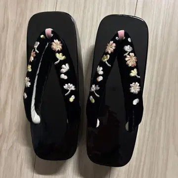 블랙 자수 포크리 약 10cm 폭