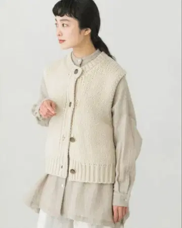 새상품급 kagure 램스울 버튼 니트 베스트 아이보리