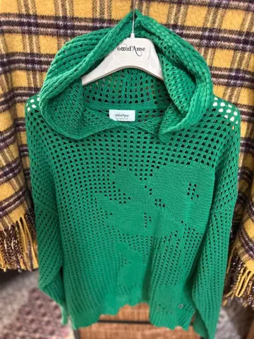 오트담 면 레이온 후드 부착 스웨터.