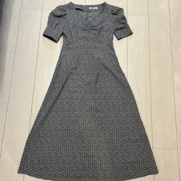 SNIDEL 미니 꽃무늬 원피스 그레이 사이즈0