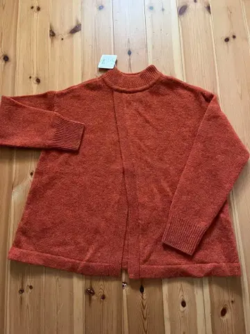 그린 울100% 긴팔 스웨터 [새상품, 미사용]