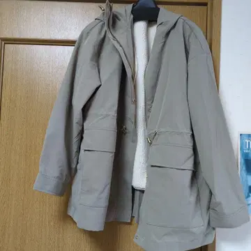 사만사 모스모스 후드 부착 점퍼 카키색