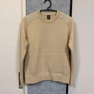 mont-bell 베이지 리브 긴팔 엘르 어깨 패치 스웨터